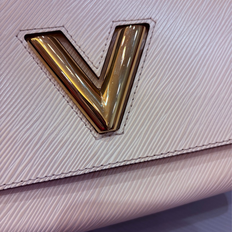 Lv 基本款epi 奶昔白 twist口蓋包-19