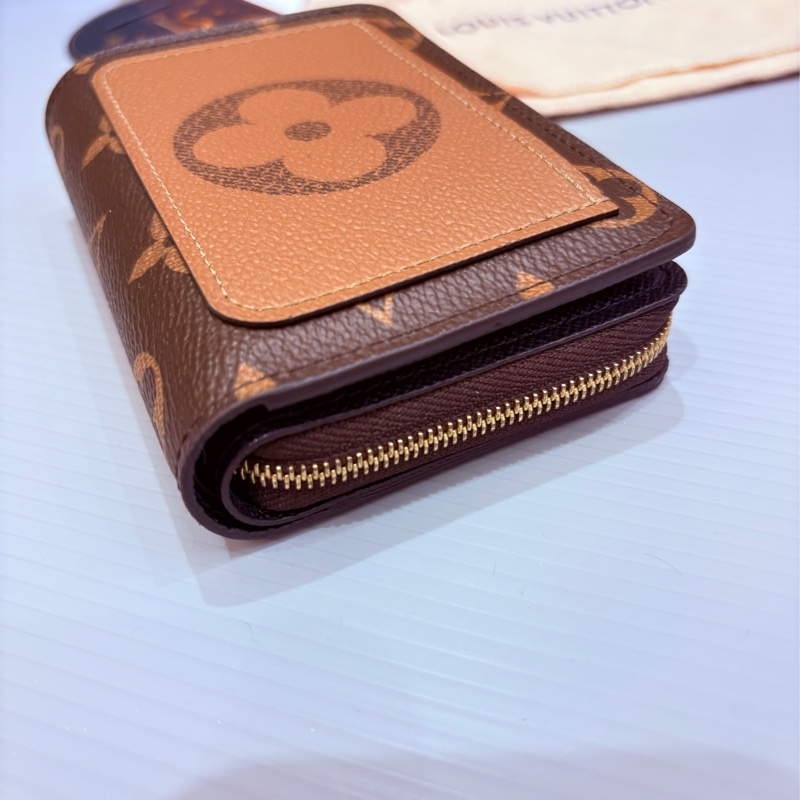 Lv  雙色對開拉鍊皮夾-2
