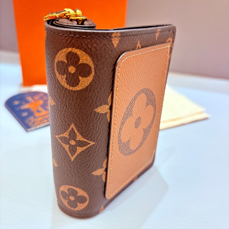 Lv  雙色對開拉鍊皮夾-3