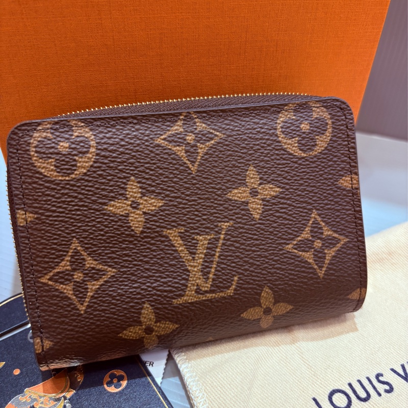 Lv  雙色對開拉鍊皮夾-6