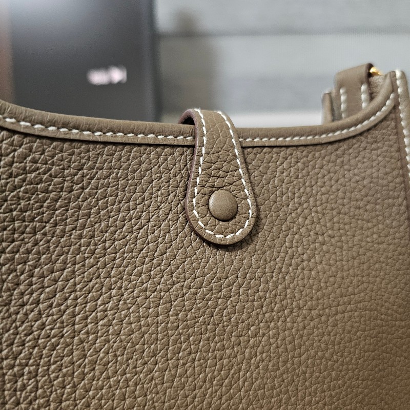 [不用配貨的好物❣️] Hermes 大象灰MiniEvelyne金釦斜背包-4