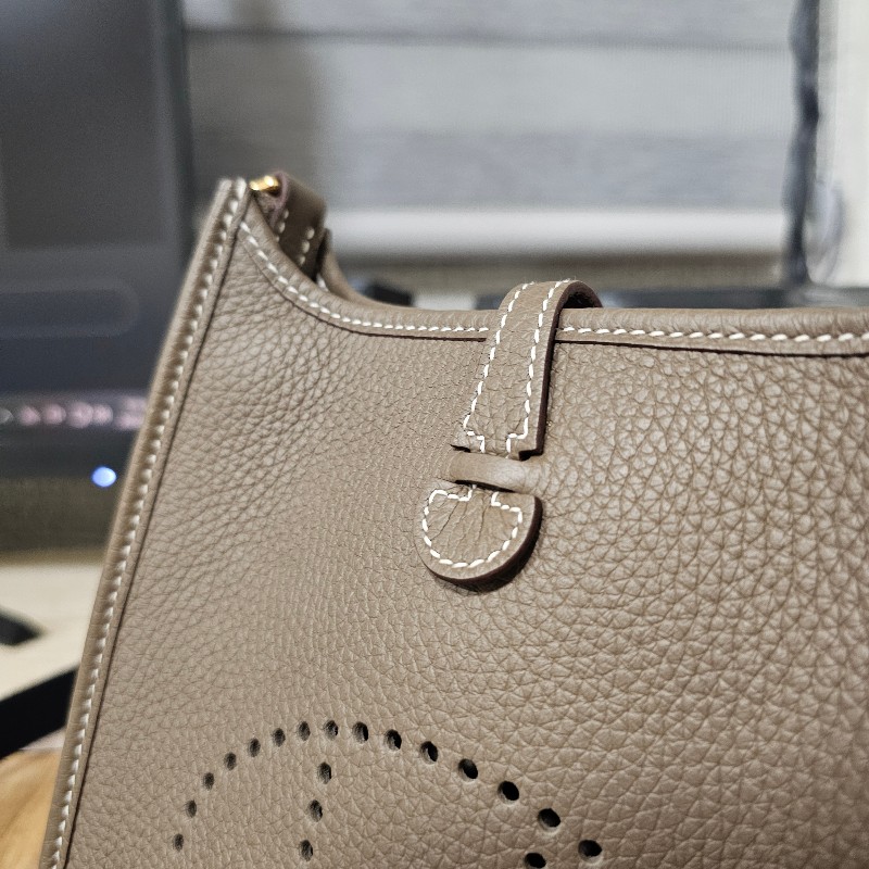 [不用配貨的好物❣️] Hermes 大象灰MiniEvelyne金釦斜背包-7