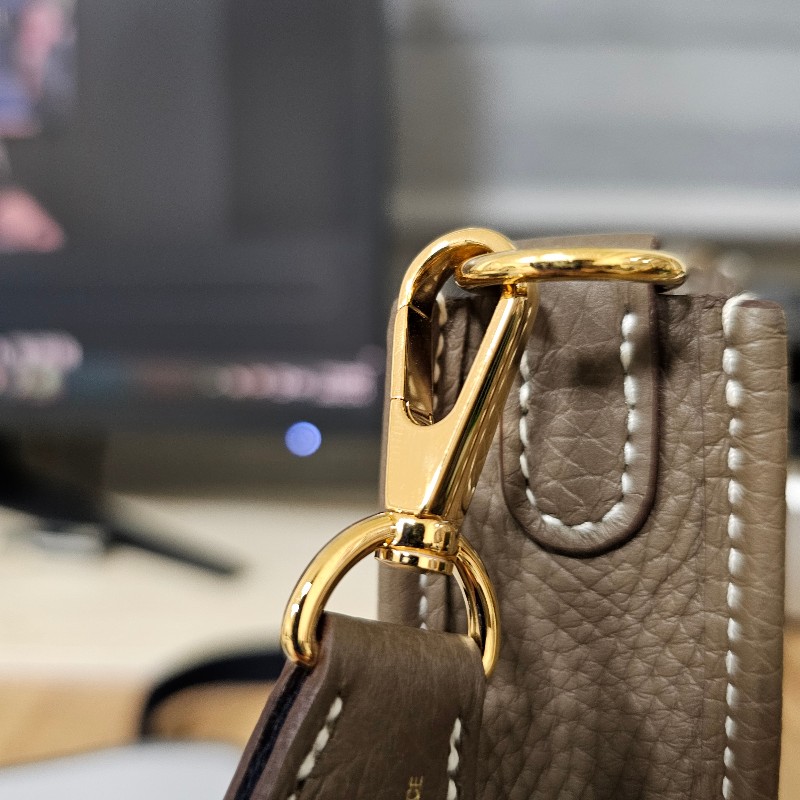 [不用配貨的好物❣️] Hermes 大象灰MiniEvelyne金釦斜背包-12