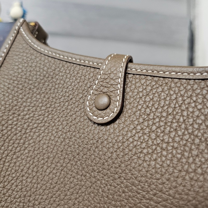 [不用配貨的好物❣️] Hermes 大象灰MiniEvelyne金釦斜背包-19