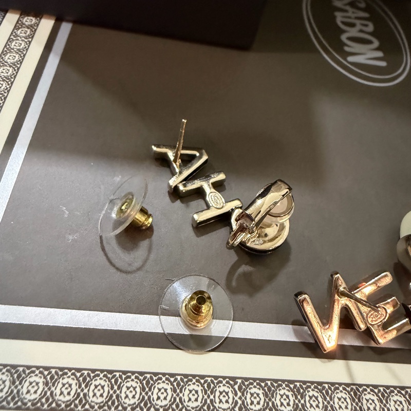 Chanel 字母 logo 耳環-0
