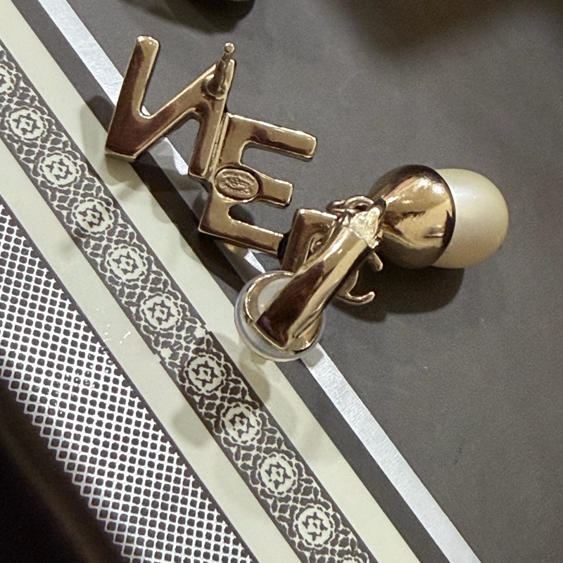 Chanel 字母 logo 耳環-2