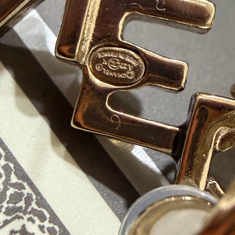 Chanel 字母 logo 耳環-3