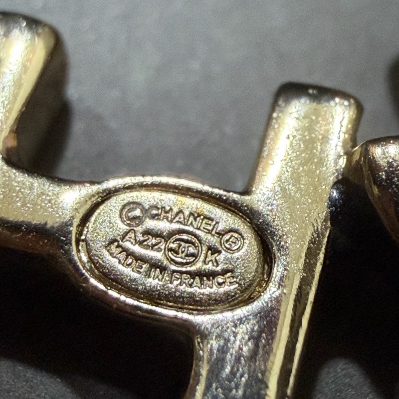 Chanel 字母 logo 耳環-5