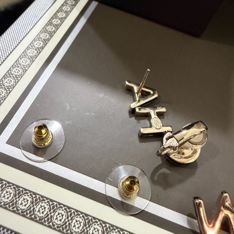 Chanel 字母 logo 耳環-20