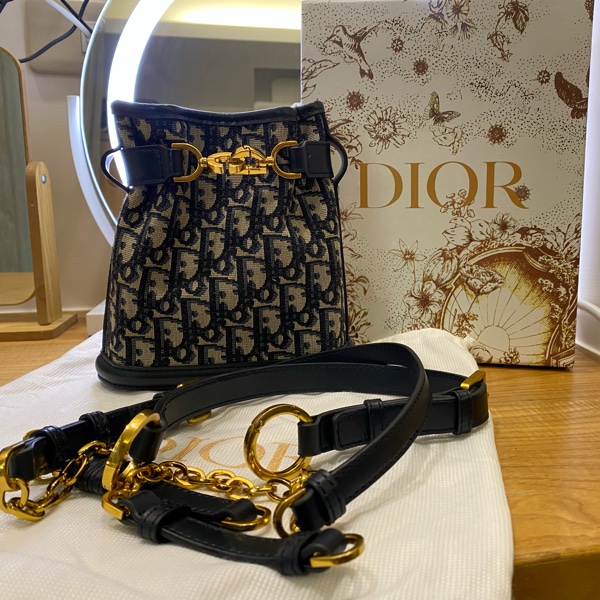 Dior c’est 緹花mini水桶包-16