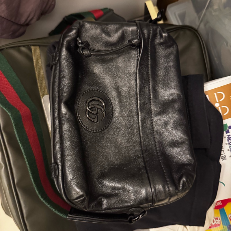 Gucci Men's GG Logo Camera Bag Black 九成五新 男 側背包 相機包 牛皮 黑色-4