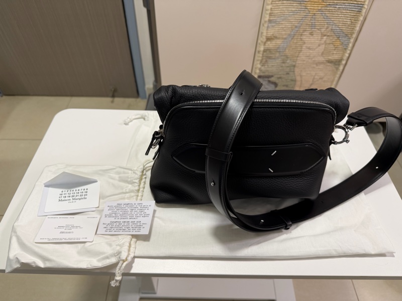Maison Margiela 黑色皮革斜挎包 SB1WG0003-P4746 Soft 5AC on-body bag-13