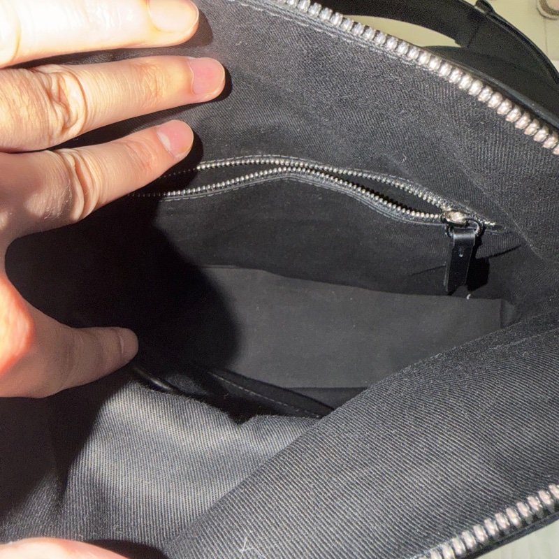 Maison Margiela 黑色皮革斜挎包 SB1WG0003-P4746 Soft 5AC on-body bag-6