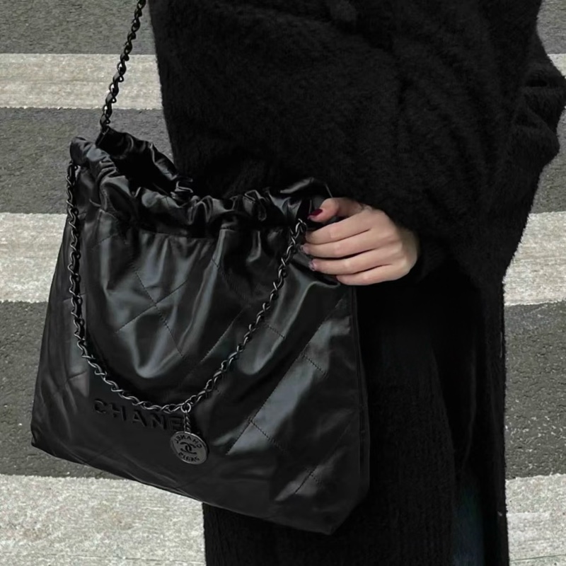 🖤 香奈兒極致黑SO BLACK Chanel黑色黑釦油蠟牛皮小號22Bag AS3260-1