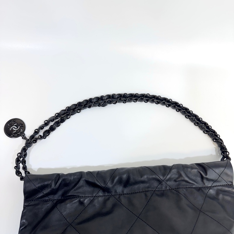 🖤 香奈兒極致黑SO BLACK Chanel黑色黑釦油蠟牛皮小號22Bag AS3260-11
