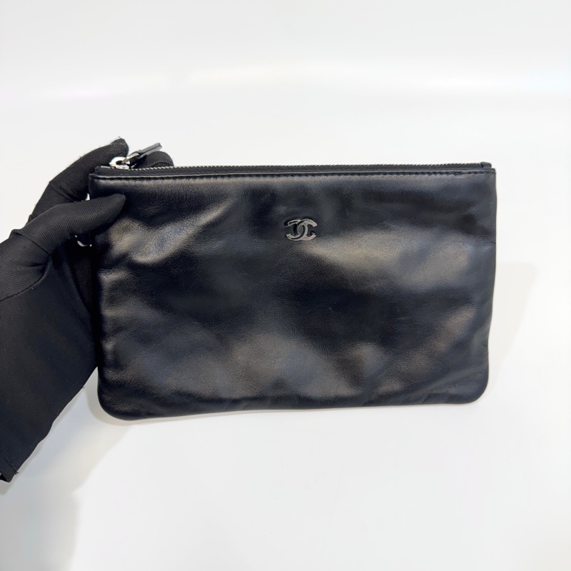 🖤 香奈兒極致黑SO BLACK Chanel黑色黑釦油蠟牛皮小號22Bag AS3260-13