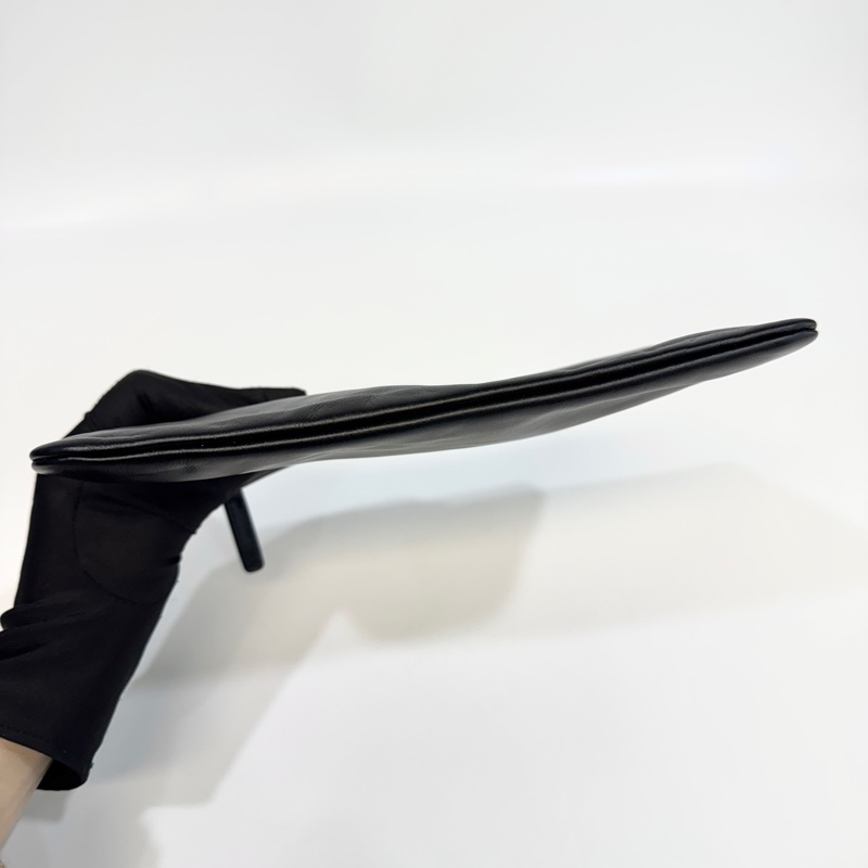 🖤 香奈兒極致黑SO BLACK Chanel黑色黑釦油蠟牛皮小號22Bag AS3260-17