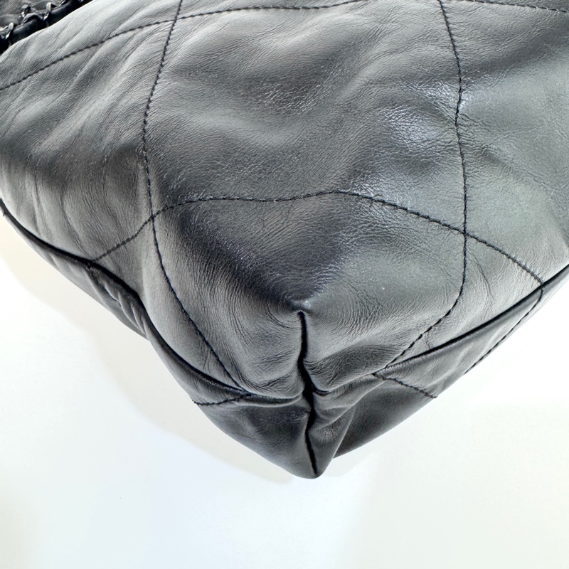 🖤 香奈兒極致黑SO BLACK Chanel黑色黑釦油蠟牛皮小號22Bag AS3260-24