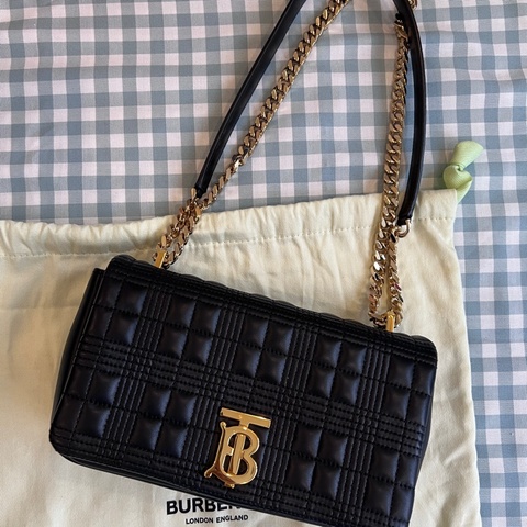 Burberry Lola 絎縫金色TB Logo斜背包