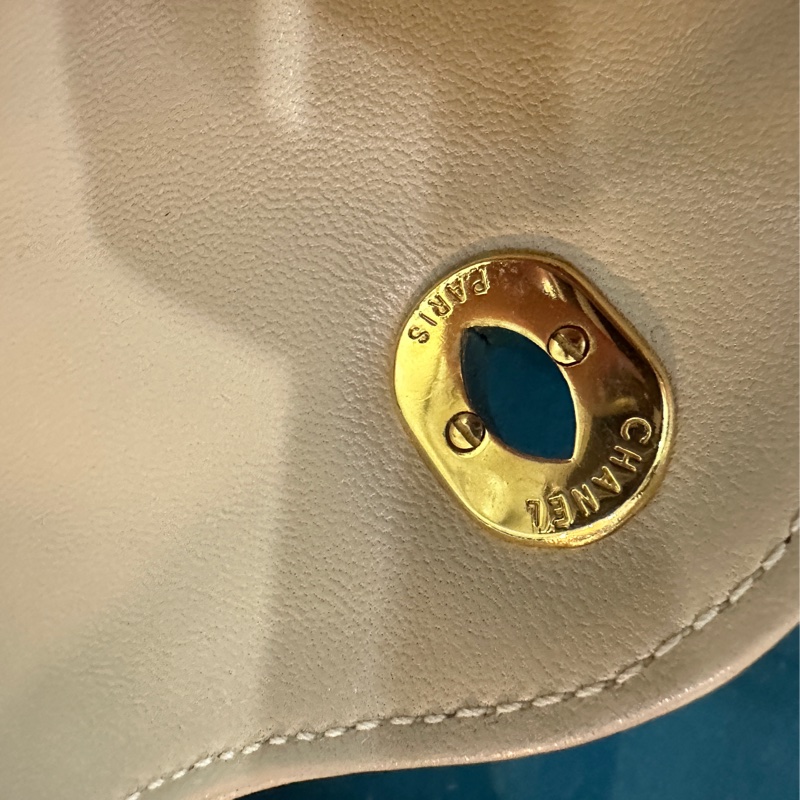 中古香奈兒包包。巴黎限定雙色雙c-11