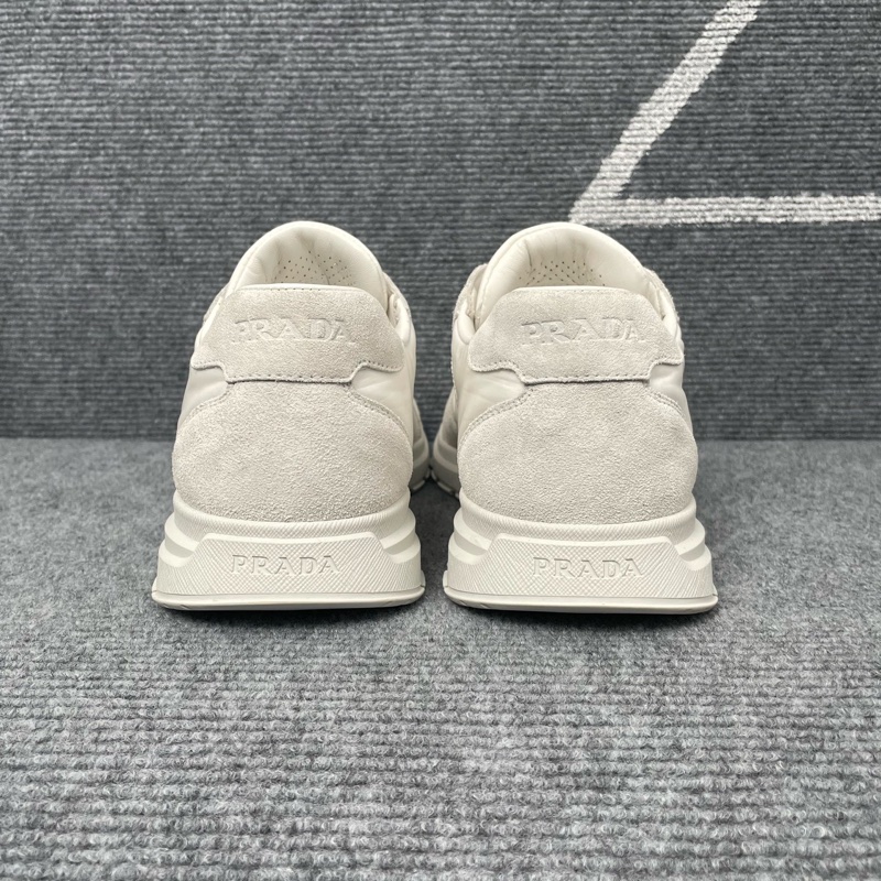 97新 Prada普拉達白灰色麂皮三角標運動鞋41.5碼-1