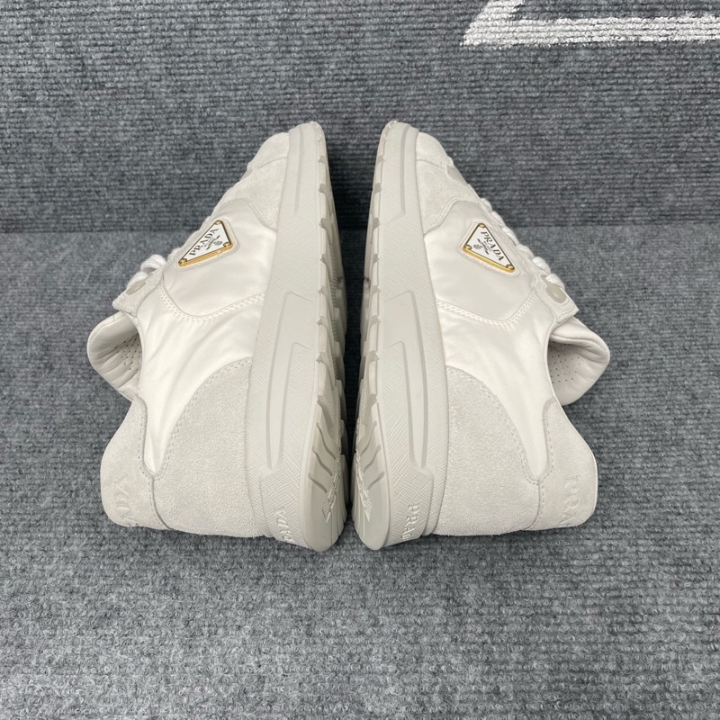 97新 Prada普拉達白灰色麂皮三角標運動鞋41.5碼-5