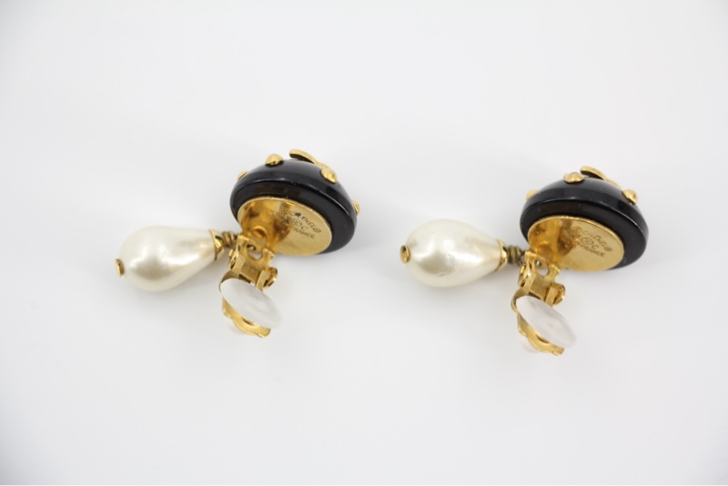 Chanel Vintage 96C 樹脂黑色波點仿珍珠吊墜耳環-9