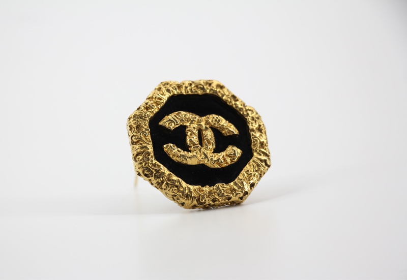 Chanel Vintage 93A 熔岩八角黑金色胸針-0