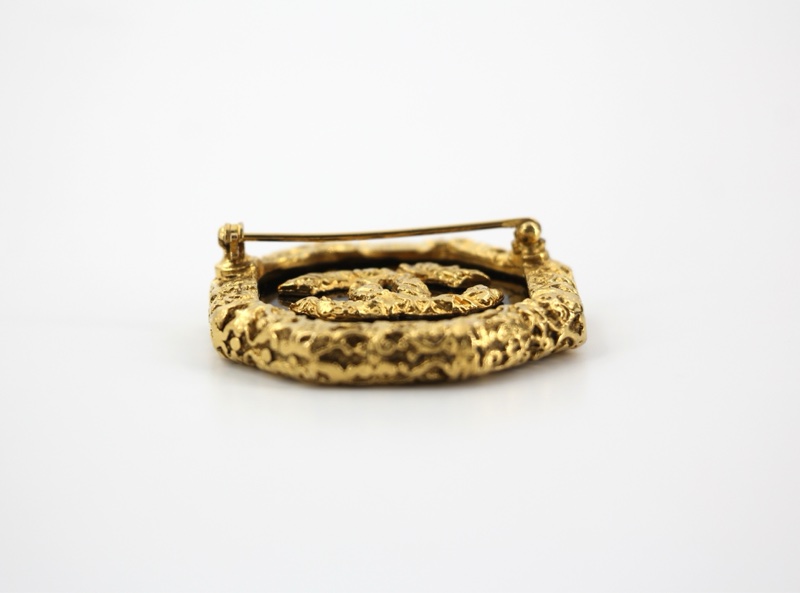 Chanel Vintage 93A 熔岩八角黑金色胸針-6