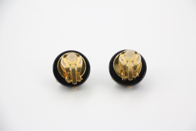 Chanel Vintage 96C樹脂黑色金色點點耳環-10