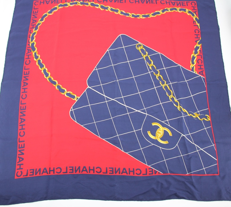 Chanel 100% 真絲紅色海軍藍手袋圖案大絲巾-3