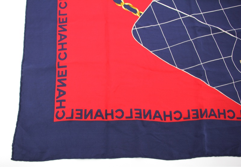 Chanel 100% 真絲紅色海軍藍手袋圖案大絲巾-7