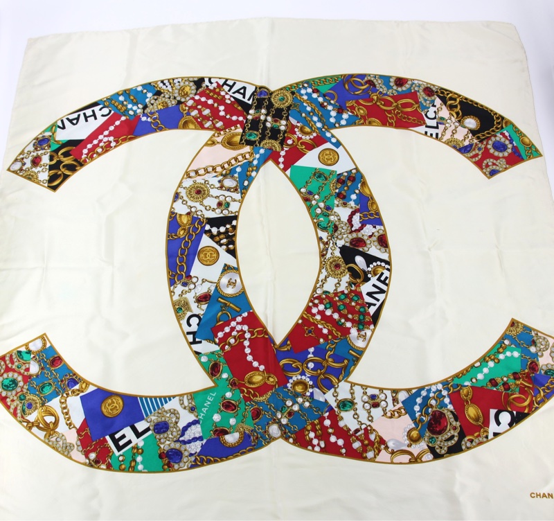 Chanel 100% 絲綢米白色珠寶圖案大絲巾-0