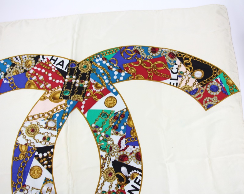 Chanel 100% 絲綢米白色珠寶圖案大絲巾-3