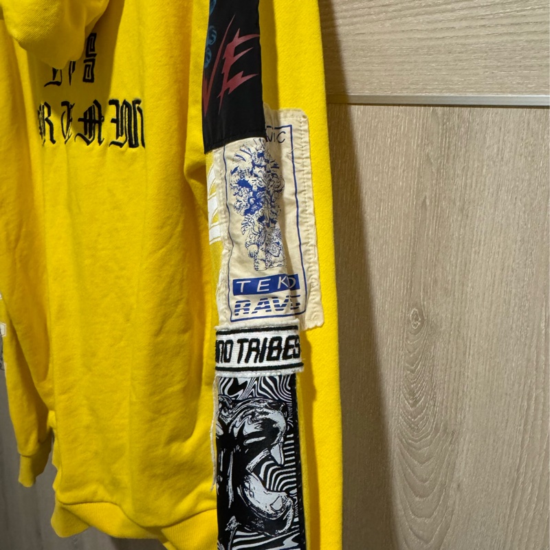 DIESEL 黃色帽踢式外套-2