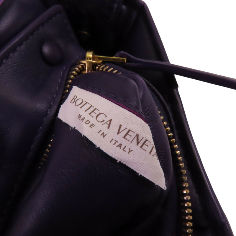 BOTTEGA VENETA 漆皮皮革Panted Cassette金扣肩背袋-6