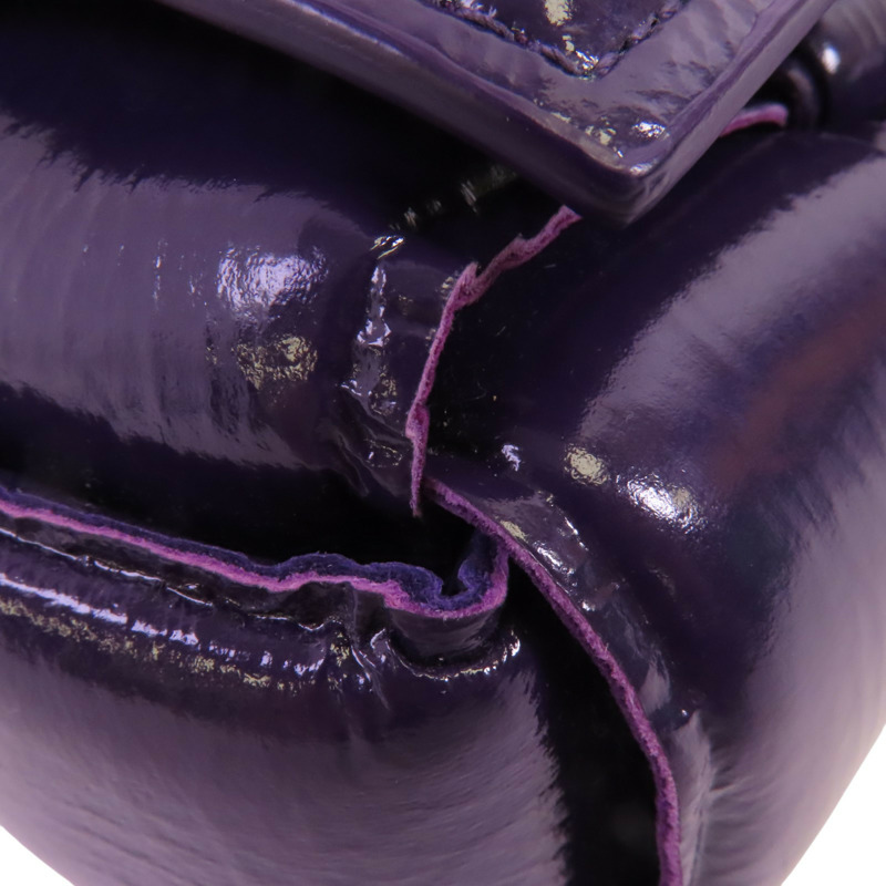 BOTTEGA VENETA 漆皮皮革Panted Cassette金扣肩背袋-11