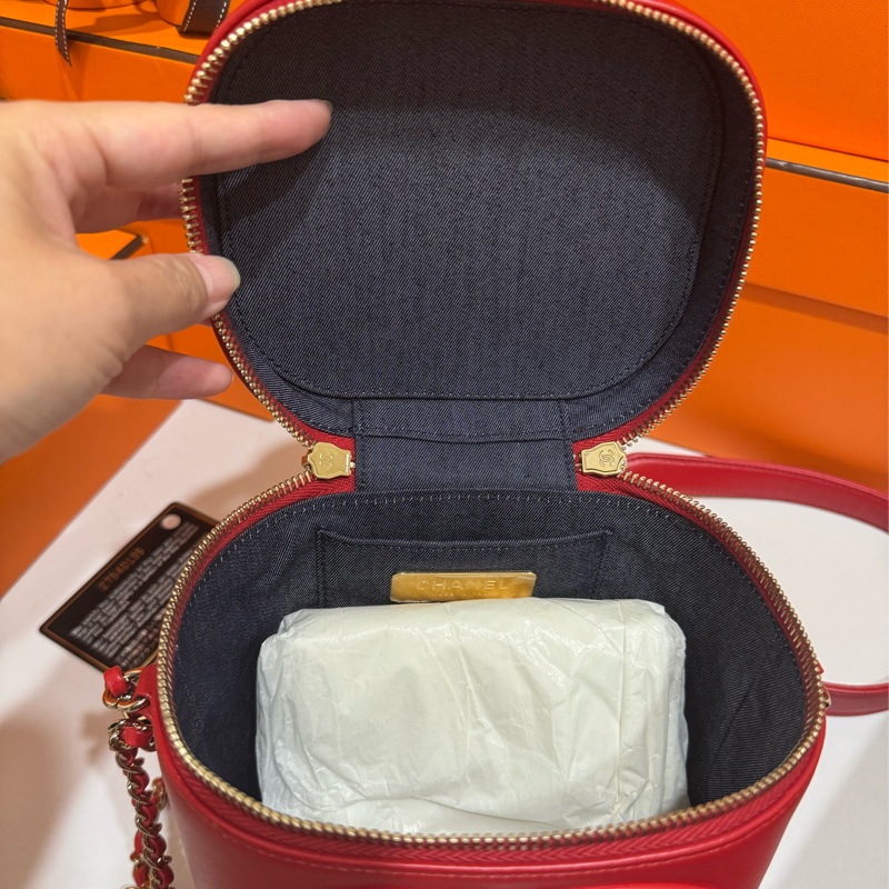 Chanel 心紅色雙C發財桶 過年出去收紅包唷 🧨🧧 可當化妝包-7