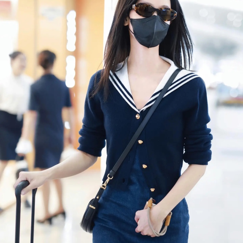 ❤️MIU MIU 明星款 海军领上衣-1