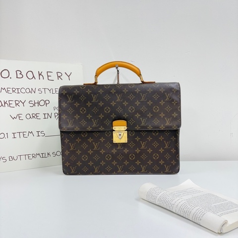 95新 LV路易威登原裝蒙梭公文老花手提包 不裂 有養護