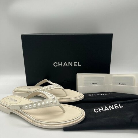 Chanel 香奈兒 夾腳涼鞋 白色 皮革 珍珠裝飾