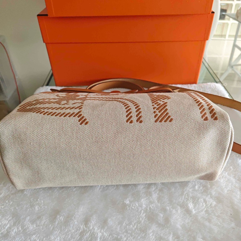 99新愛馬仕/Hermes herbag zip 31限量款“狂躁新娘”金棕配帆布手提斜挎包。Z刻 無鎖鑰匙。-3