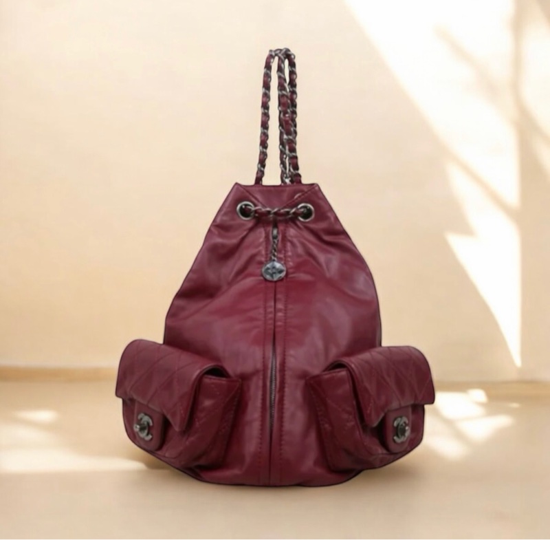 「JL精品代購」9新 Chanel 香奈兒 酒紅色 青蛙雙肩包-0