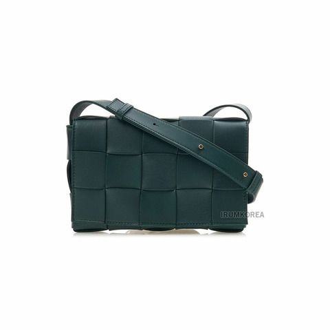 BOTTEGA VENETA 女士經典卡帶斜背包