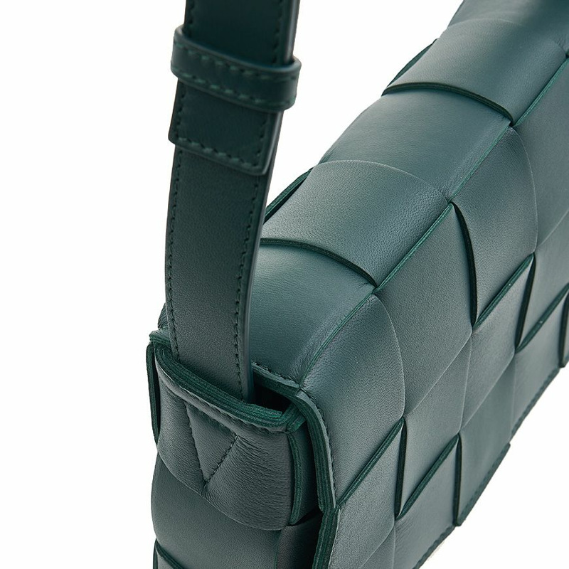 BOTTEGA VENETA 女士經典卡帶斜背包-6