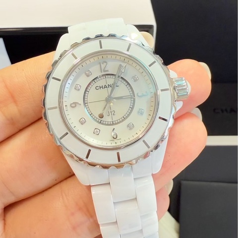 CHANEL 時尚名媛必備 J12  8鑽珍珠母貝款