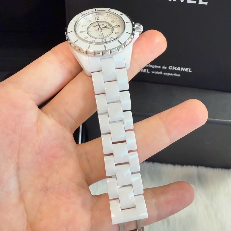 CHANEL 時尚名媛必備 J12  8鑽珍珠母貝款-5