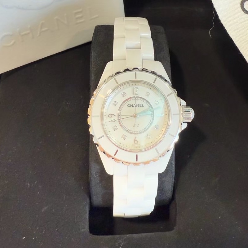 CHANEL 時尚名媛必備 J12  8鑽珍珠母貝款-10