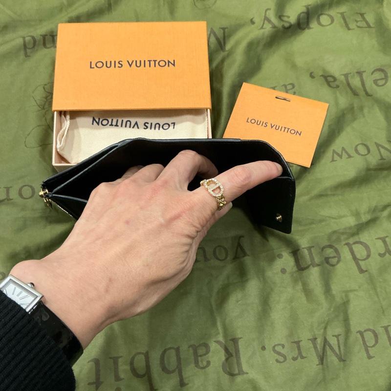 LV 經典3折全皮革短夾-3