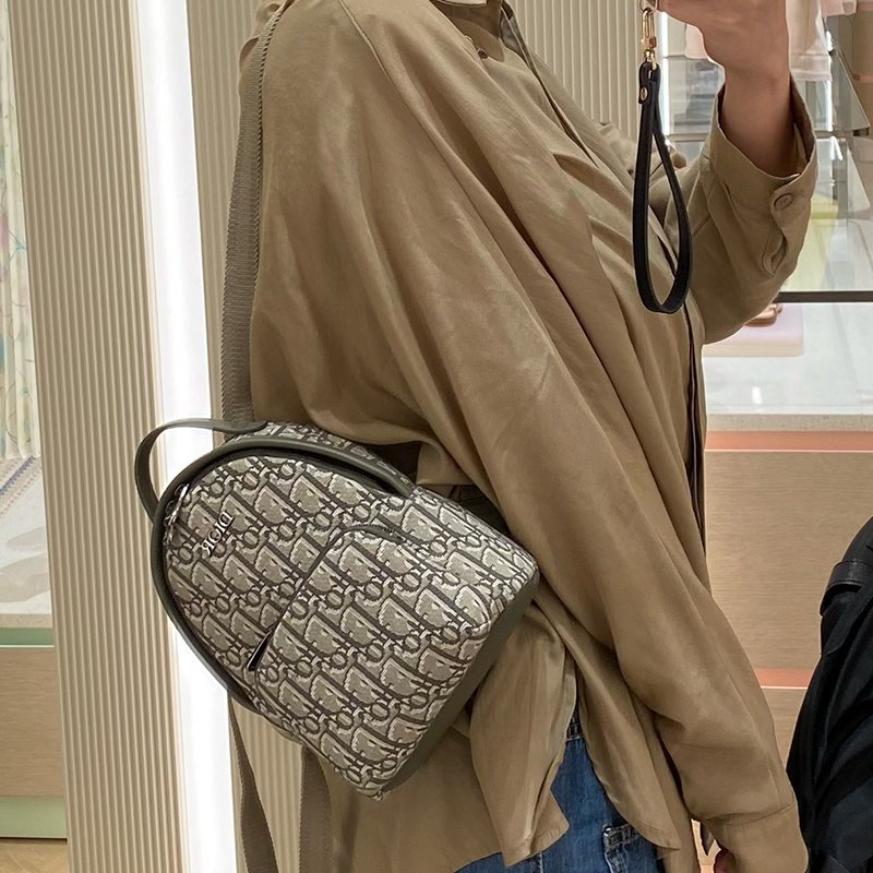 Dior 迷你茶色提花帆布拉鍊後背包 99新超稀缺海外限定  Dior Kids Rider Backpack Mini-4
